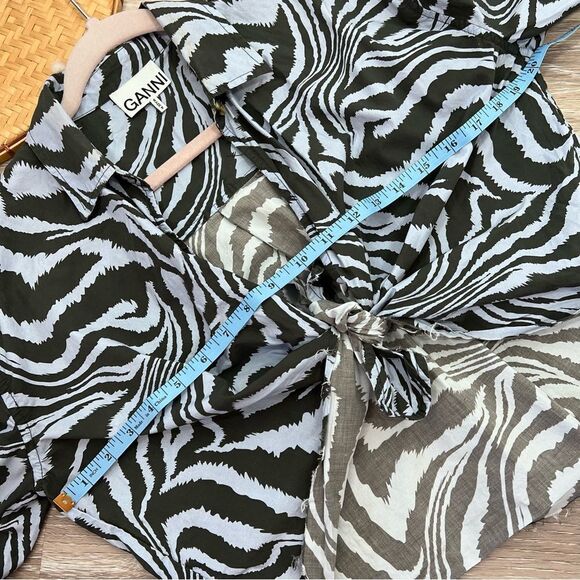 Ganni Tiger print tie front blouse - Picture 5 of 9